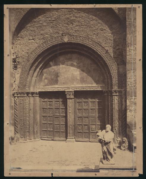 Brescia - Chiesa di Santa Maria del Carmine. Portale.