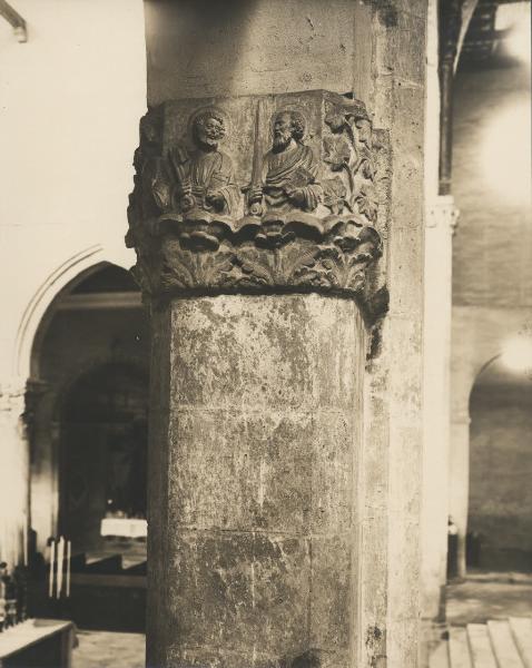 Aquileia - Basilica. Capitello con figure di Santi (XIV sec.).