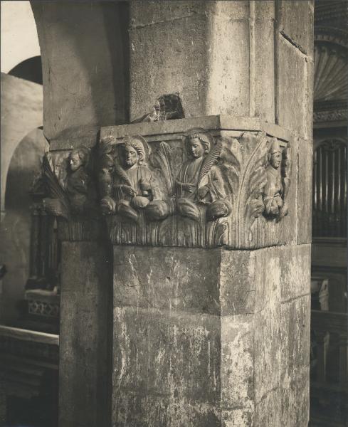 Aquileia - Basilica. Capitelli con figure di Santi martiri (XIV sec.).