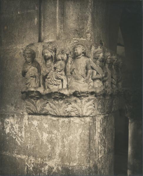 Aquileia - Basilica. Capitello con la Madonna con Bambino e figure di Santi (XIV sec.).