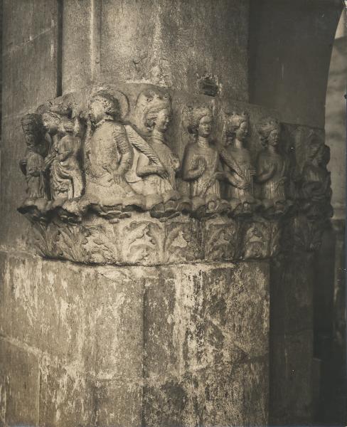 Aquileia - Basilica. Capitello con figure di Sante martiri (XIV sec.).