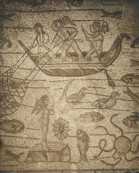 Aquileia - Basilica. Presbiterio, particolare della decorazione musiva pavimentale raffigurante un mare pescoso e genietti intenti a pescare (IV sec.).