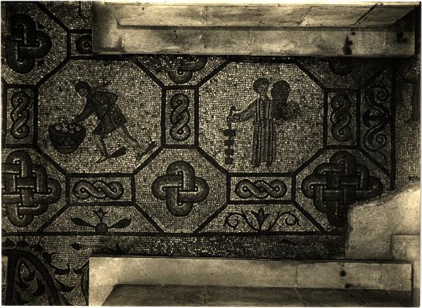 Aquileia - Basilica. Mosaico pavimentale, particolare della decorazione con figure di offerenti (IV sec.).