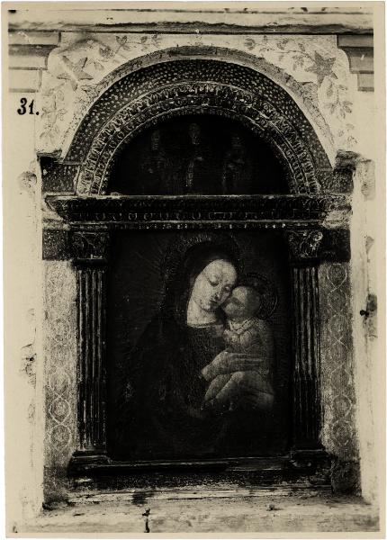 Castiglione Olona - Casa Magenta. Tabernacolo con Madonna con Bambino, olio su tela (XVI sec.).