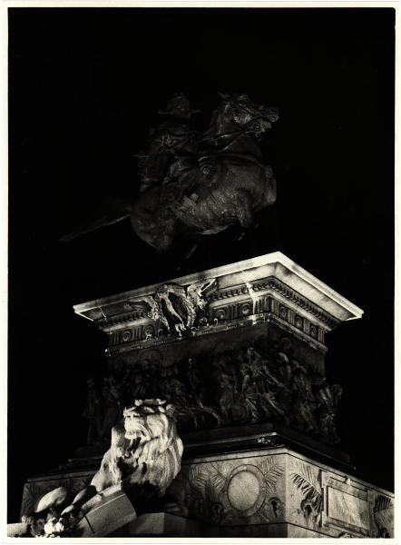 Milano - Piazza del Duomo. Ercole Rosa, monumento a Vittorio Emanuele II (1878 ca.).