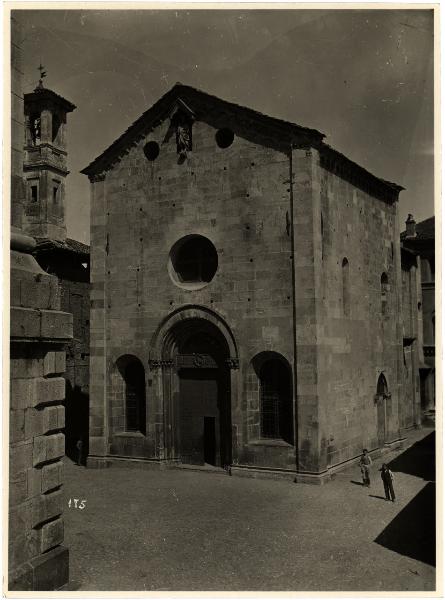 Varese - Battistero di S. Giovanni. Veduta della facciata.