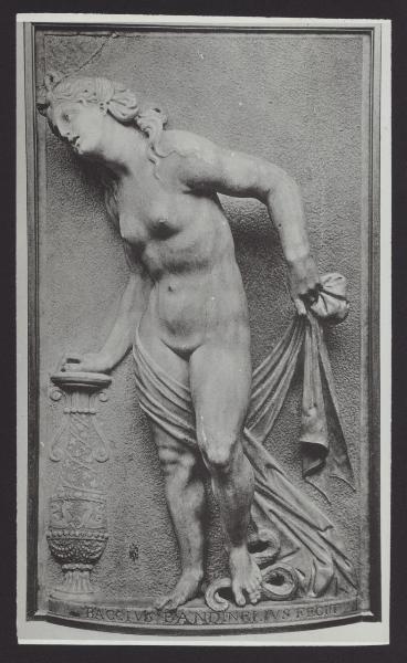 New York - Raccolta Pierpont Morgan. Baccio Bandinelli, Cleopatra, formella a bassorilievo in marmo.