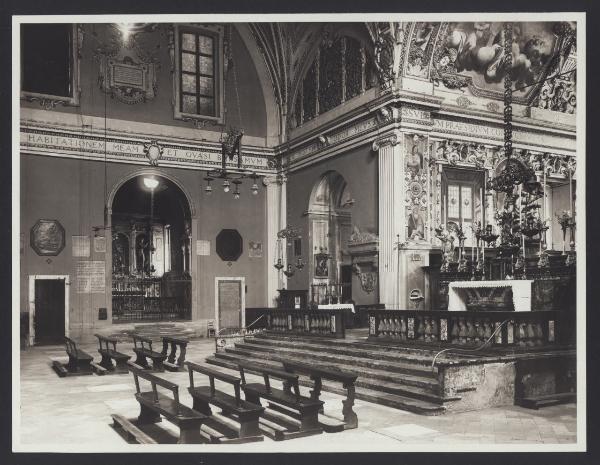 Milano - Chiesa di S. Angelo. Veduta dell'altare maggiore e dei banchi per i devoti nella navata.