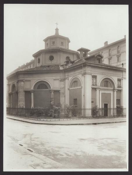 Milano - Chiesa di S. Carlo al Lazzaretto. Veduta esterna.