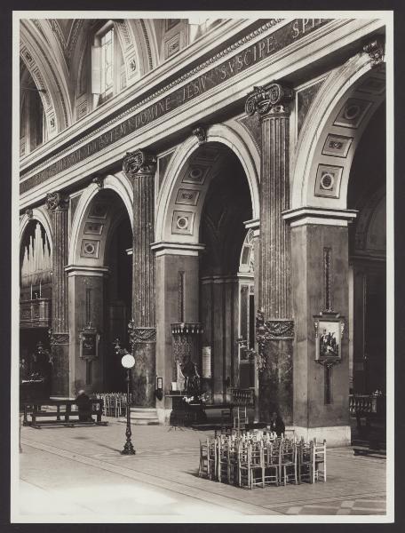 Milano. Interno di una chiesa, particolare.