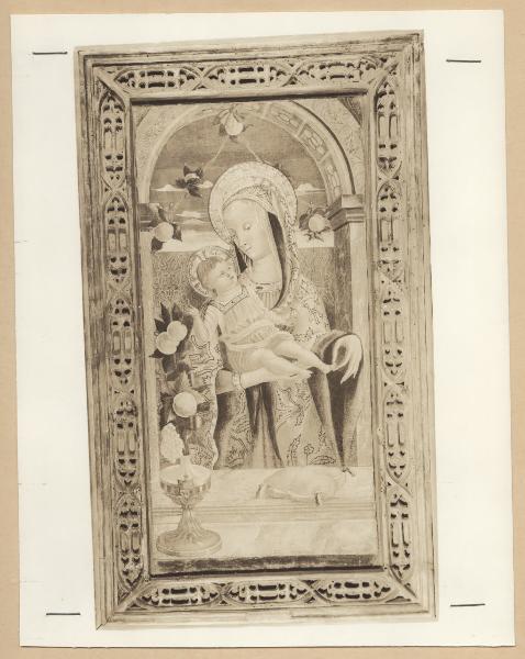 New York - Proprietà Jerry P. Sullivan - Interiors. Nicola di Maestro Antonio, Madonna con Bambino, olio su tavola (seconda metà XV sec.).