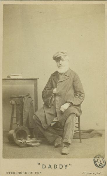 Ritratto maschile - Anziano vestito da marinaio con berretto e grembule