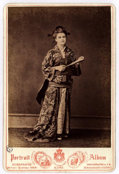 Ritratto femminile - Giovane in costume da giapponese