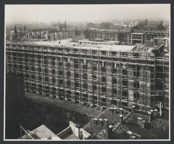 Milano - Palazzo di Giustizia. Veduta dall'alto dei lavori di costruzione.