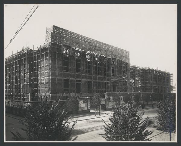 Milano - Palazzo di Giustizia. Veduta dei lavori di costruzione.