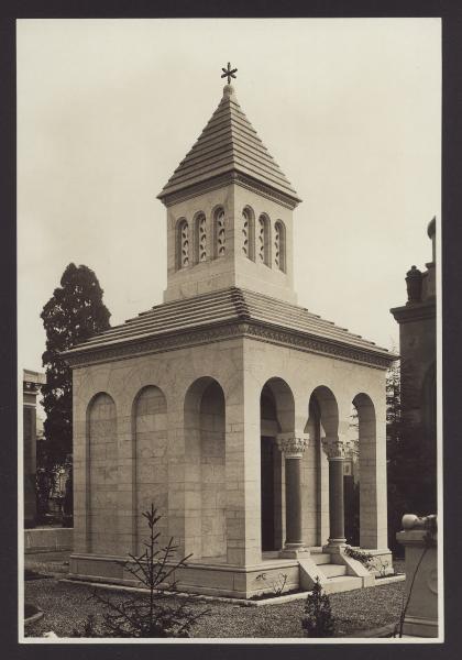 Milano - Cimitero Monumentale. Arch. Guido Sartirana, cappella Mangiagalli (?).