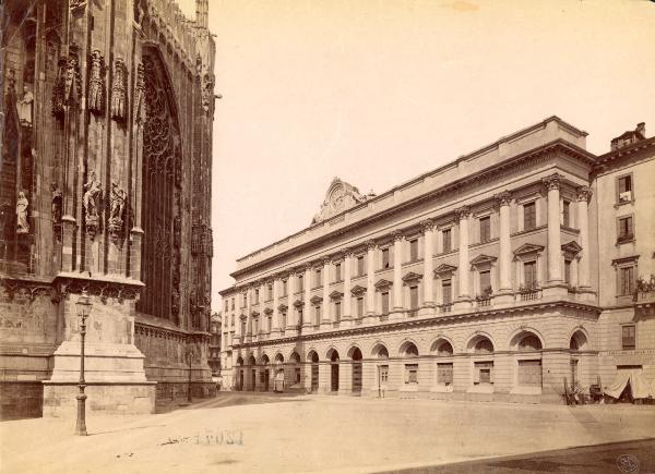 Milano - Corso Vittorio Emanuele - Abside del Duomo e palazzo della Veneranda Fabbrica del Duomo