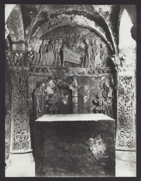 Civate - Basilica di San Pietro al Monte. Cripta, episodi della vita di Gesù e della Vergine, stucco (fine XI sec.).