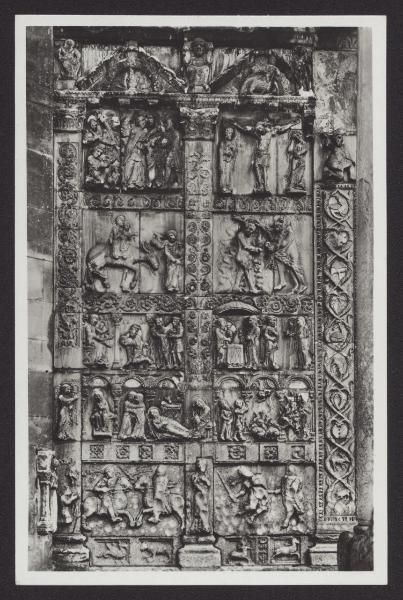Verona - Basilica di S. Zeno Maggiore. Bassorilievi laterali a sinistra del portale con scene del Nuovo Testamento e due duelli (XII sec.).