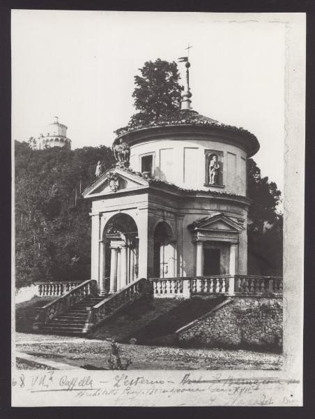 Sacro Monte - VII Cappella della Flagellazione. Veduta esterna.