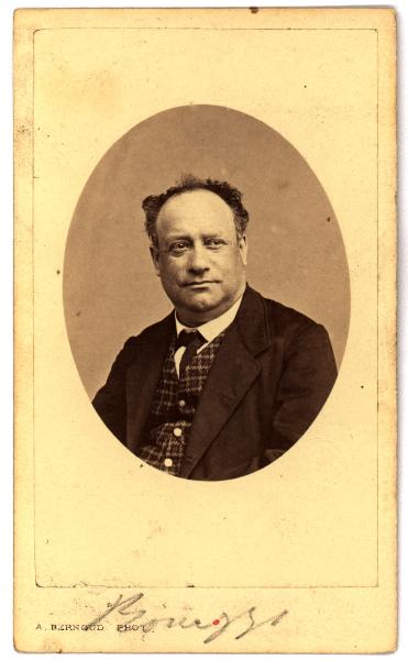 Ritratto maschile - Uomo con panciotto a quadri e cravattino
