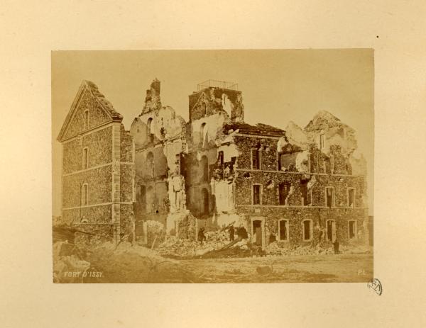 Parigi - Fort d'Issy - Rovine dopo gli incendi del 1871