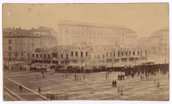 Milano - Piazza del Duomo - Atterramento dell'isolato del Rebecchino