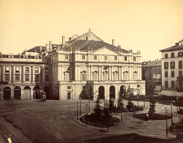 Milano - Piazza della Scala