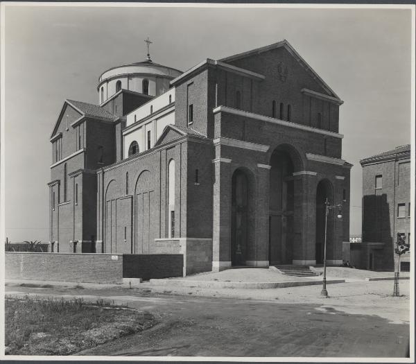 Milano - Chiesa dei Ss. Protaso e Gervaso. Veduta.