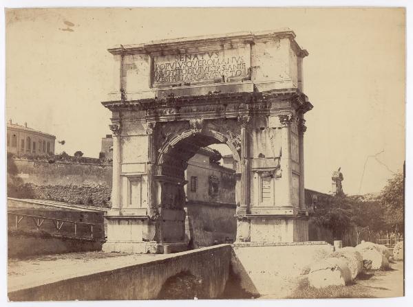 Roma - Arco di Tito - Lato verso il Colosseo