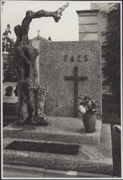 Milano - Cimitero Monumentale. Werther Sever, tomba Faes.