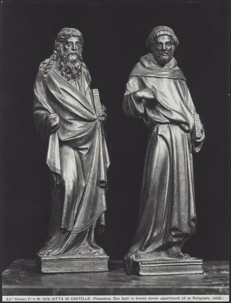 Città di Castello - Pinacoteca. Due figure di Santi, statuette in bronzo (1420 ?).