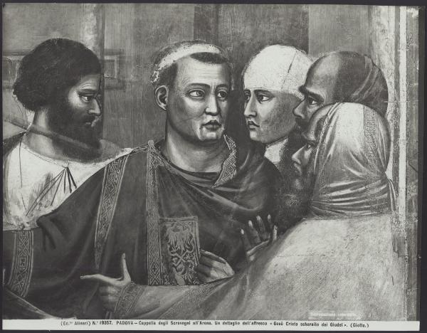 Padova - Cappella degli Scrovegni. Giotto, Pilato chiede spiegazioni delle torture a Cristo, particolare di Gesù deriso, affresco (1305-6).