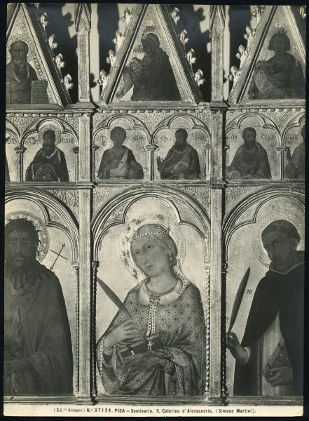 Pisa - Museo Nazionale di S. Matteo. Simone Martini, Santa Caterina d'Alessandria, particolare del polittico, tempera su tavola (1319).