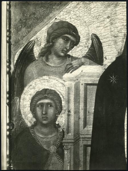 Cortona - Museo Diocesano. Pietro Lorenzetti, angeli, particolare della Madonna con Bambino, tempera su tavola.