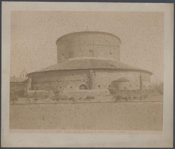 Roma - Chiesa di S. Stefano Rotondo. Esterno, veduta.