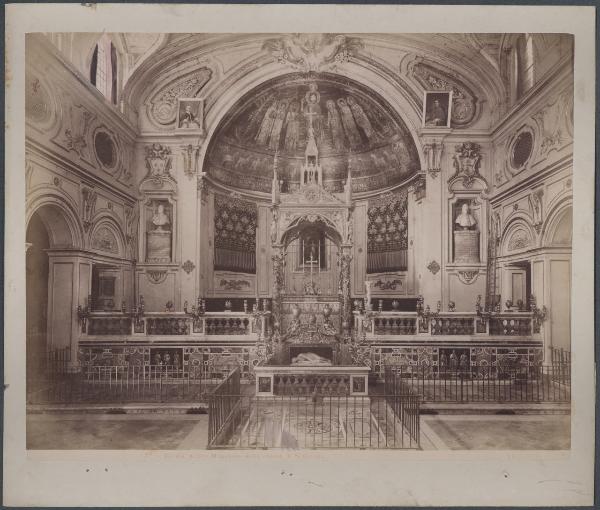 Roma - Chiesa di S. Cecilia in Trastevere. Veduta del presbiterio con al centro il ciborio.