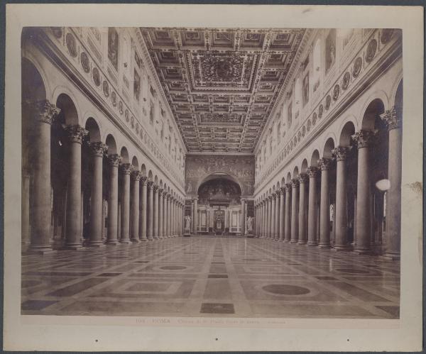 Roma - Basilica di S. Paolo fuori le Mura. Veduta della navata centrale.