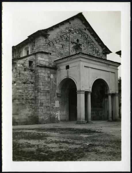 Baveno - Chiesa parrocchiale dei Ss. Gervasio e Protasio. Veduta della facciata esterna.