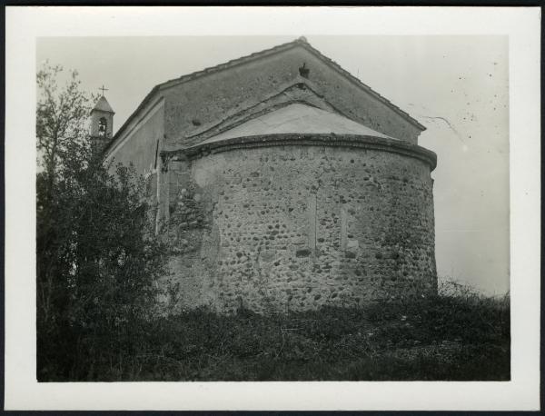 Bogogno - Oratorio di Santa Maria in Valle (?). Esterno, veduta dell'abside.