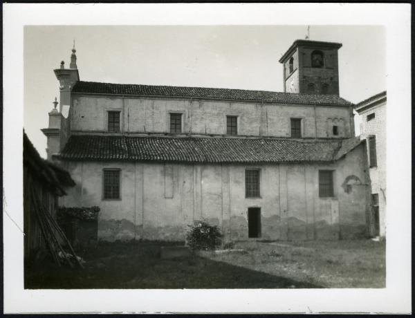 S. Genuario - Abbazia. Esterno, veduta del fianco destro.