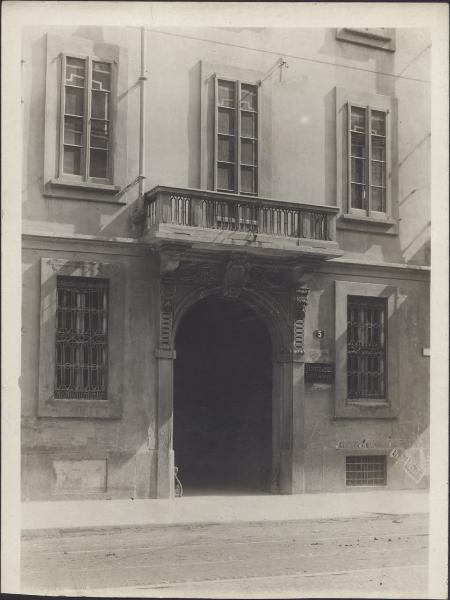 Milano - Corso Roma (ora corso di Porta Romana) 5 - Casa Zanoletti già Velasca - Portale di ingresso