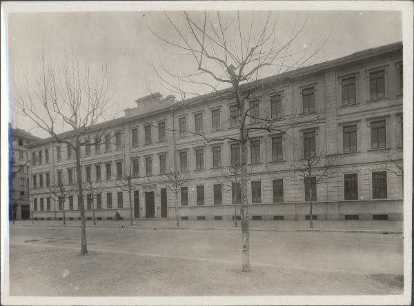 Milano - Istituto magistrale Rosa Maltoni Mussolini