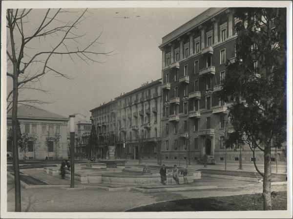 Milano - Via Benedetto Marcello - Fontana