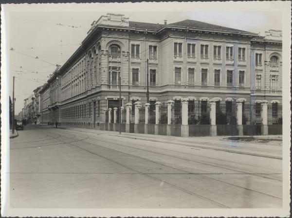 Milano - Via S. Michele del Carso - Istituto tecnico Nicola Moreschi