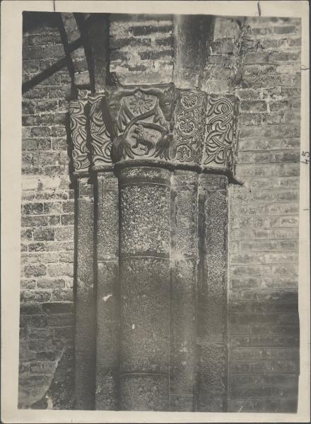 Capitello - Milano - Basilica di Sant'Ambrogio - Atrio