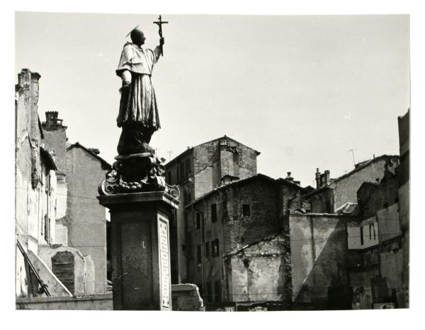 Milano - Piazza Borromeo - S. Carlo - edifici danneggiati