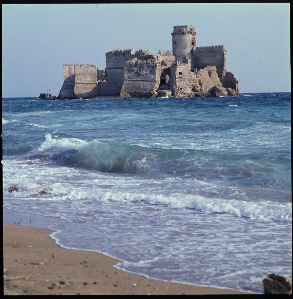 Calabria - Isola di Capo Rizzuto - Punta delle Castella, o Le Castella - Fortezza Aragonese - Mare - Spiaggia