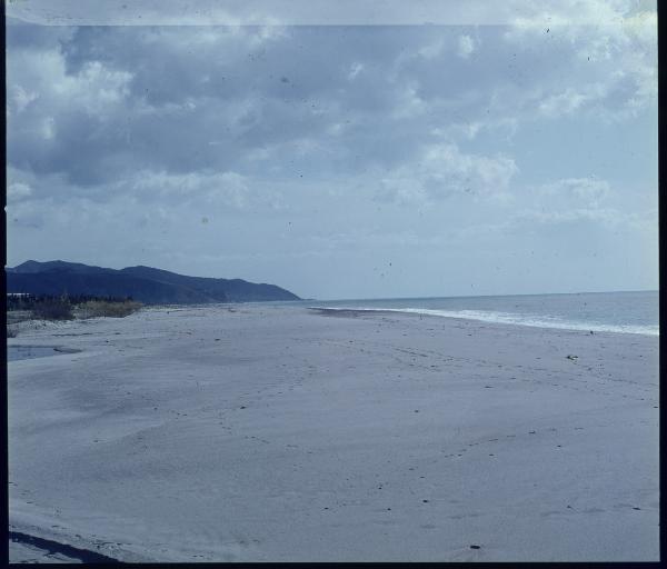 Calabria - Litorale di Bova Marina - Spiaggia - Mare - Cielo con nuvole