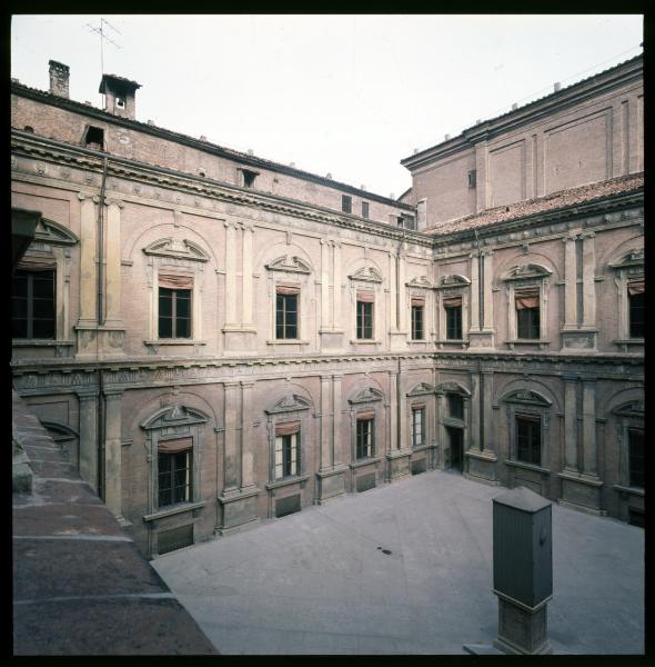 Emilia Romagna - Bologna - Palazzo Poggi - cortile dell'Ercole